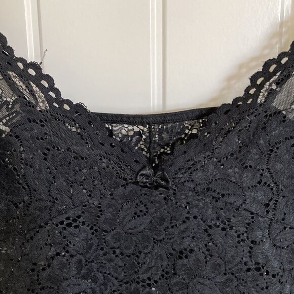 Women's Lace Crop Camisole Size Small Black - Picture 2 of 6